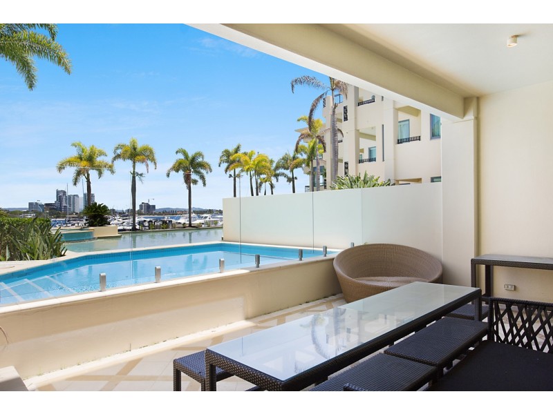 94 Seaworld Drive, Main Beach QLD 4217