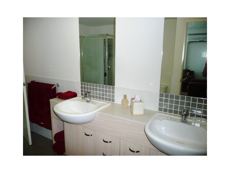 Unit 308 Wings, 18 Fern Street, Surfers Paradise QLD 4217