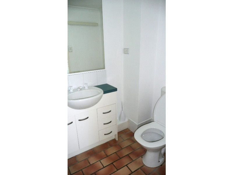 Unit 15 Costa Dora, 25 Markwell Avenue, Surfers Paradise QLD 4217