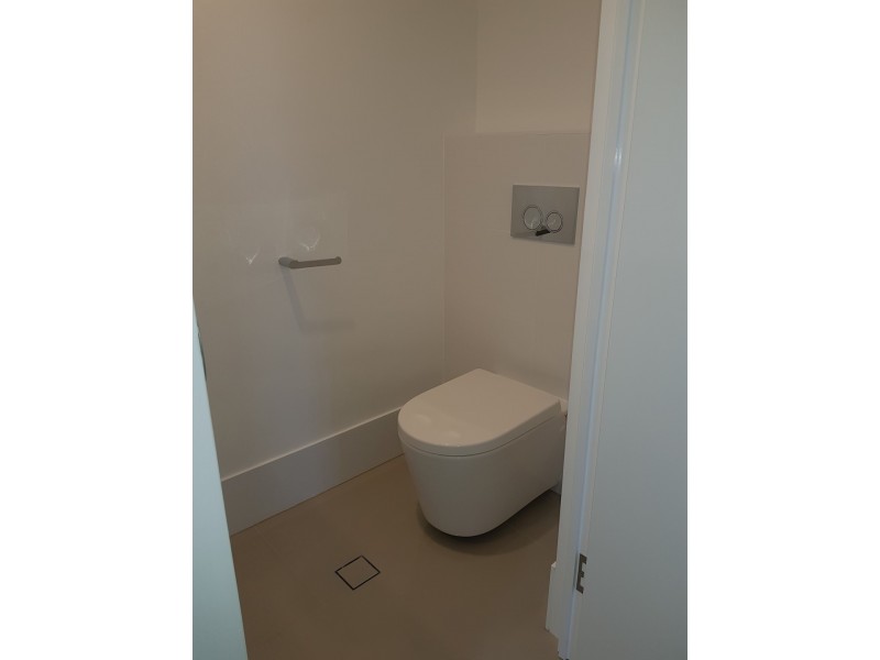 11 paradise island, Surfers Paradise QLD 4217