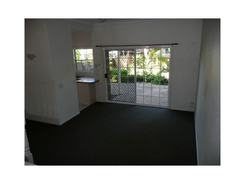 1/56 Falconer Street, Southport QLD 4215