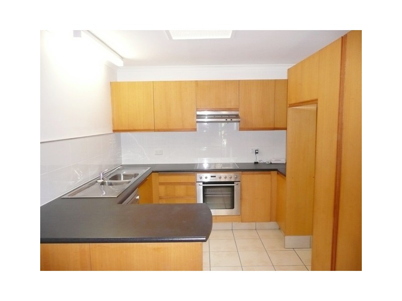 Villa 12 Fig Tree East, 81 Salerno Street, Isle Of Capri QLD 4217