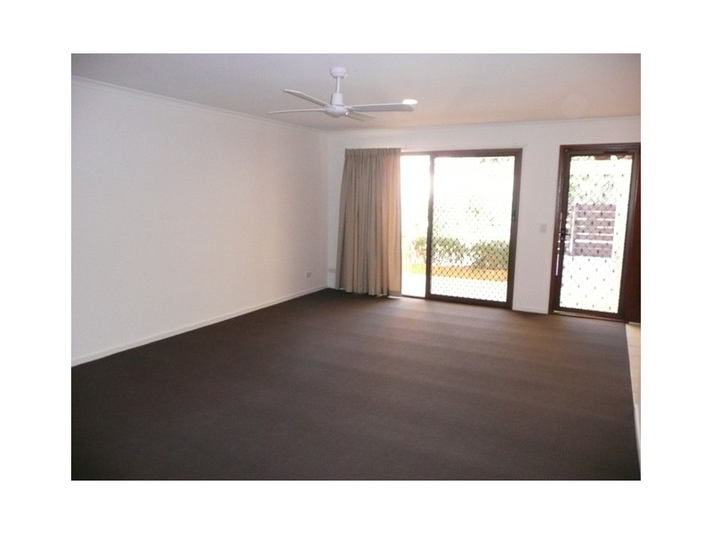 Villa 12 Fig Tree East, 81 Salerno Street, Isle Of Capri QLD 4217