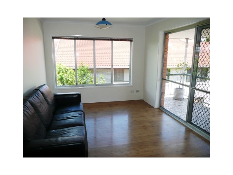 Unit 8 146 Surf Parade, Broadbeach QLD 4218