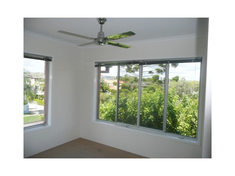 Unit 8 146 Surf Parade, Broadbeach QLD 4218