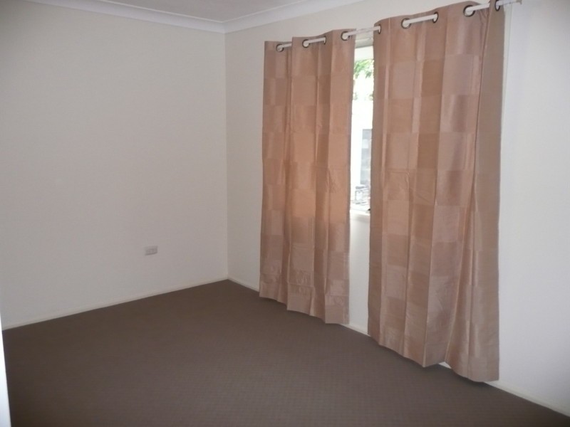 28 Crinum Crescent, Southport QLD 4215