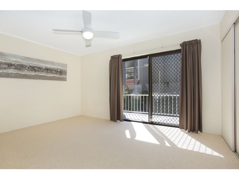 11 Old Burleigh Road, Surfers Paradise QLD 4217