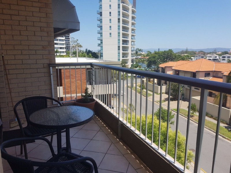 3 Oak Avenue, Surfers Paradise QLD 4217