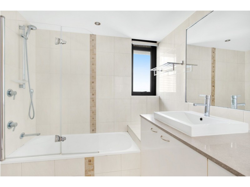 Unit 805 ‘Surfers Century’ 5 Enderley Avenue, Surfers Paradise QLD 4217