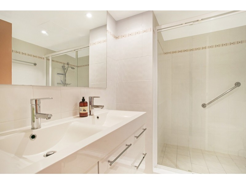 Unit 2104 ‘Surfers Century’ 5 Enderley Avenue, Surfers Paradise QLD 4217