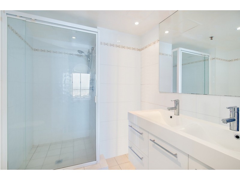 Unit 2104 ‘Surfers Century’ 5 Enderley Avenue, Surfers Paradise QLD 4217