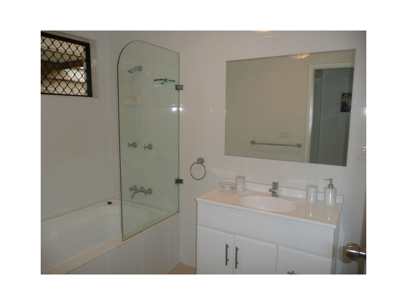 1/9 Tima Avenue, Surfers Paradise QLD 4217