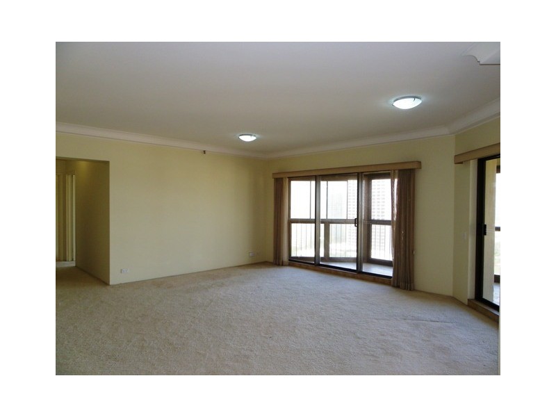 Unit 108 Atlantis West 2 Admiralty Drive, Surfers Paradise QLD 4217