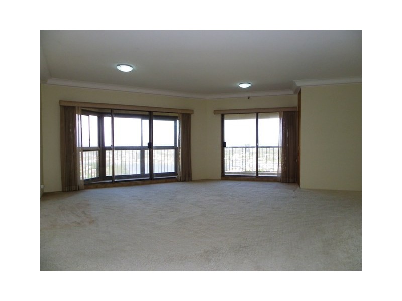 Unit 108 Atlantis West 2 Admiralty Drive, Surfers Paradise QLD 4217