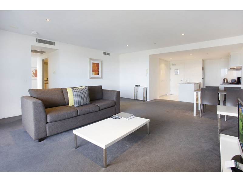 9 Ferny Avenue, Surfers Paradise QLD 4217