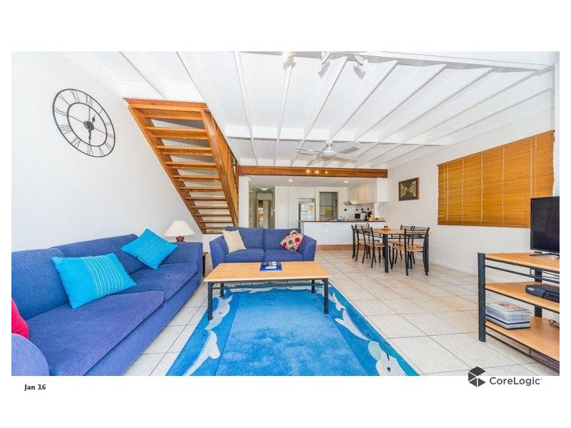 7 Robert Street, Labrador QLD 4215