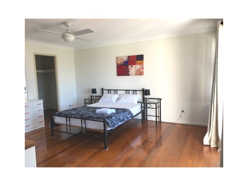 7 Robert Street, Labrador QLD 4215