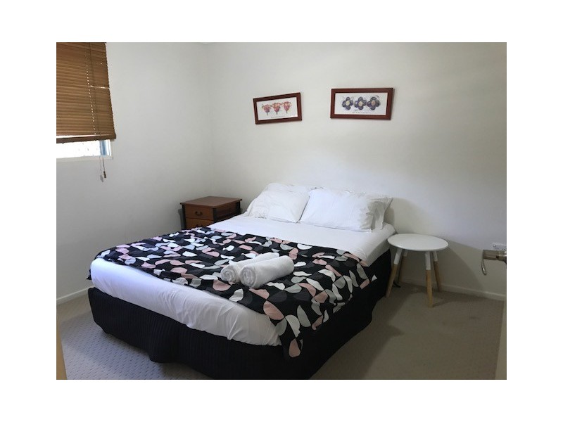 7 Robert Street, Labrador QLD 4215