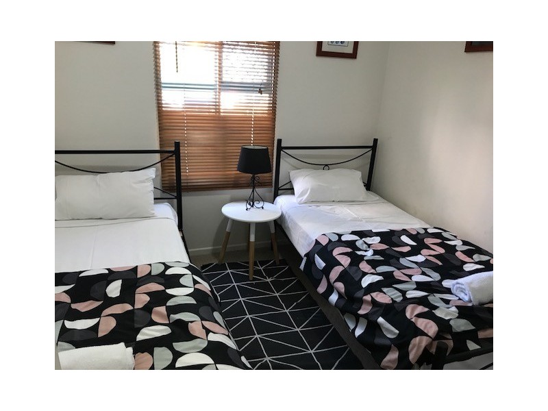 7 Robert Street, Labrador QLD 4215