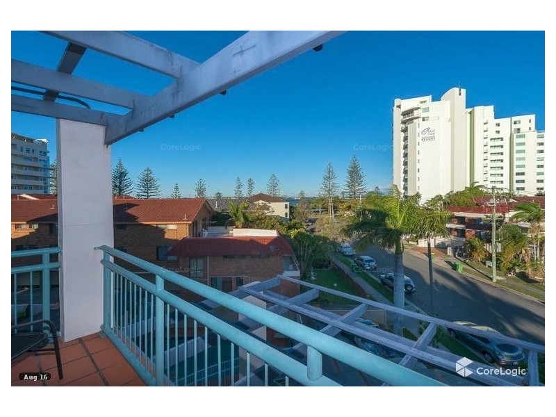 7 Robert Street, Labrador QLD 4215