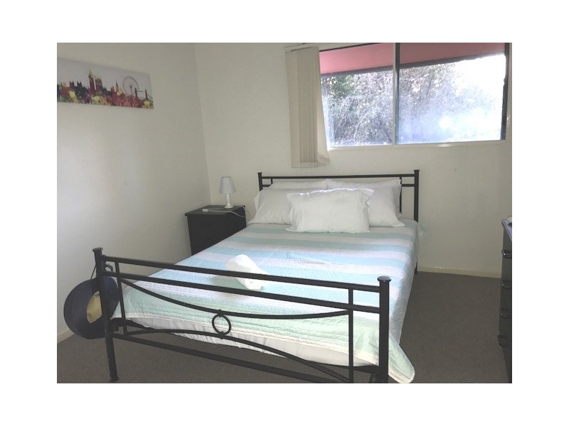 7 Robert Street, Labrador QLD 4215