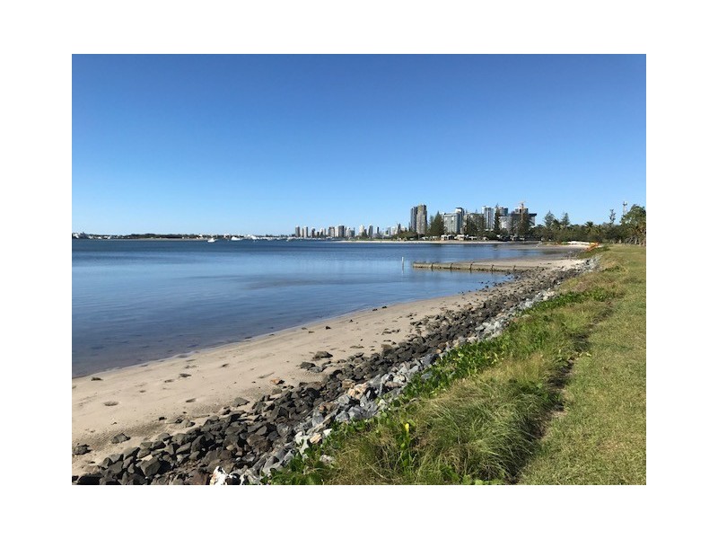 7 Robert Street, Labrador QLD 4215