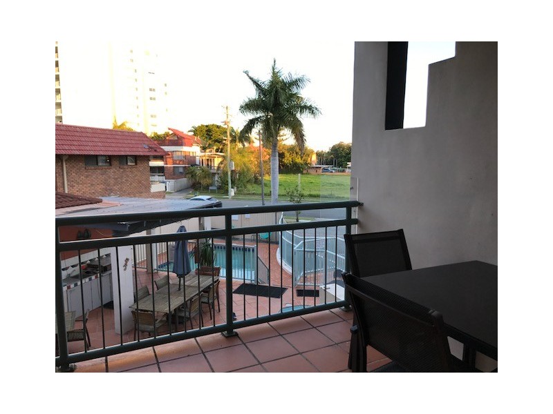 7 Robert Street, Labrador QLD 4215