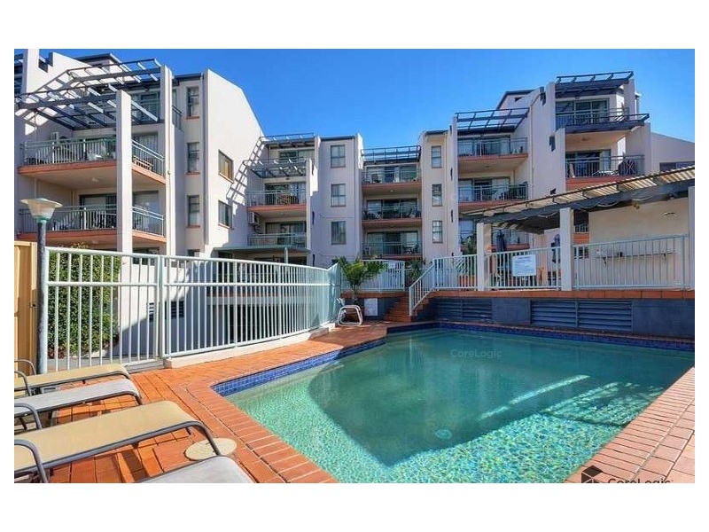 7 Robert Street, Labrador QLD 4215