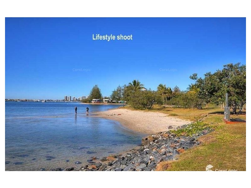 7 Robert Street, Labrador QLD 4215