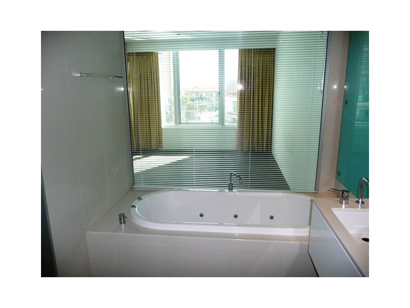 Unit 410  Q1, 9 Hamilton Avenue, Surfers Paradise QLD 4217