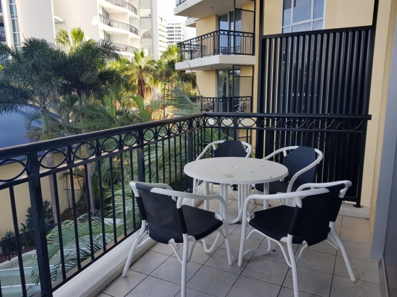 23 Ferny Avenue, Surfers Paradise QLD 4217