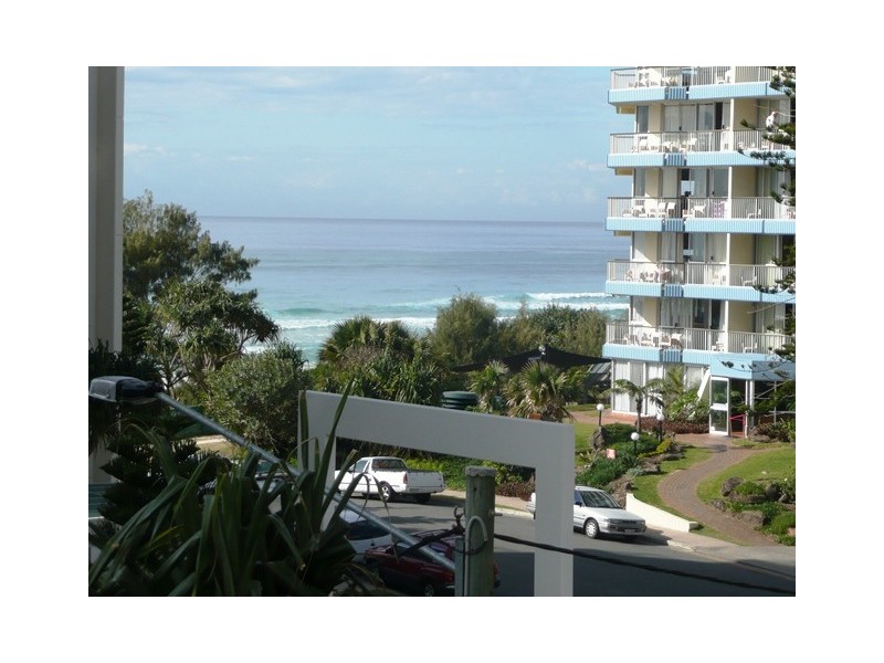 Unit 304 Longbeach, 28 Northcliffe Tce, Surfers Paradise QLD 4217