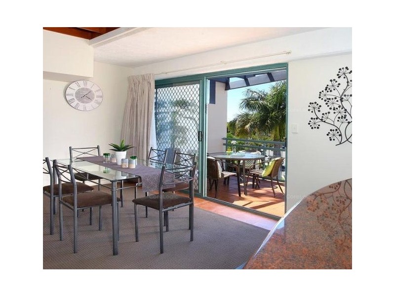 7 Robert Street, Labrador QLD 4215