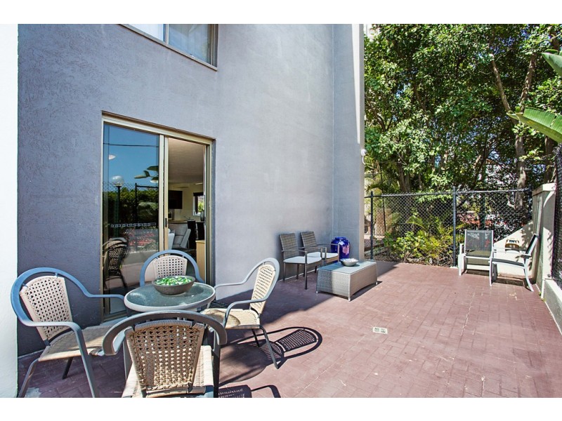 Unit 14 Surfers Boulevard, 3355 Gold Coast Hwy, Surfers Paradise QLD 4217