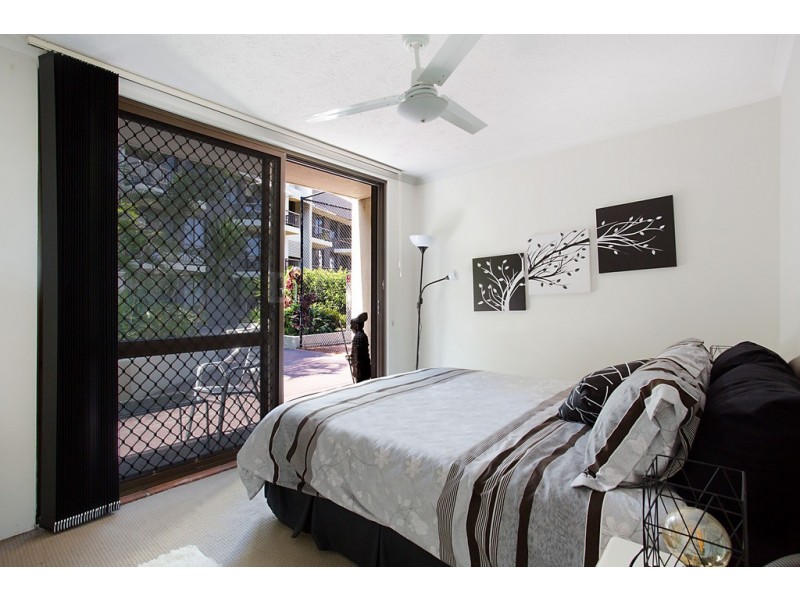 Unit 14 Surfers Boulevard, 3355 Gold Coast Hwy, Surfers Paradise QLD 4217