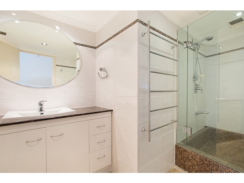 44K ‘Peninsula’, 5 Clifford Street, Surfers Paradise QLD 4217