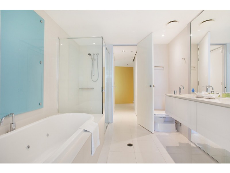 404 ‘Q1′ 9 Hamilton Avenue, Surfers Paradise QLD 4217