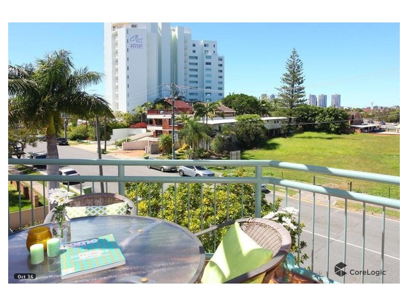 7 Robert Street, Labrador QLD 4215
