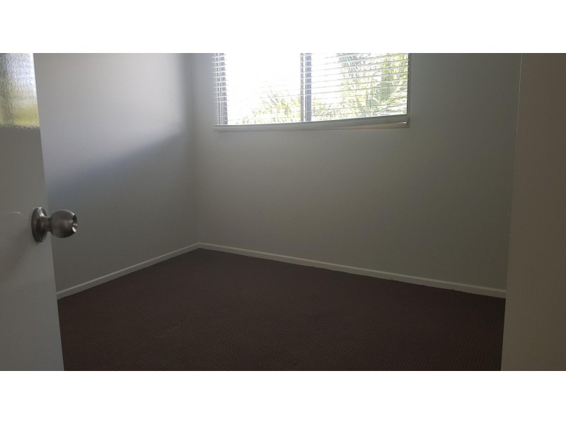 7 Robert Street, Labrador QLD 4215