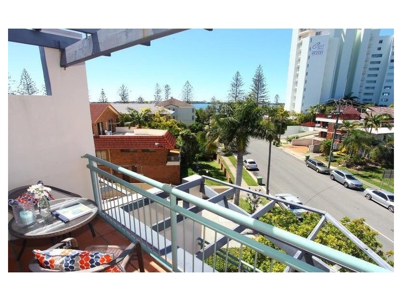 7 Robert Street, Labrador QLD 4215