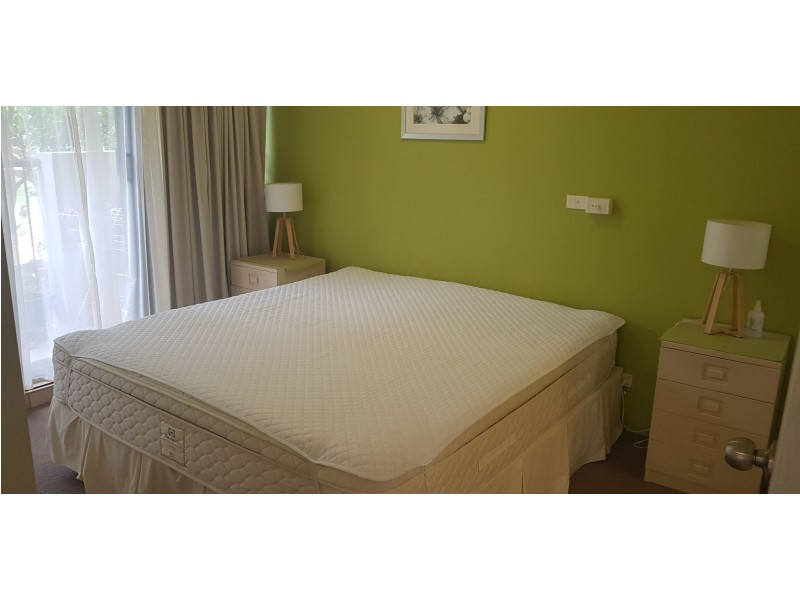 19 Aubrey Street, Surfers Paradise QLD 4217