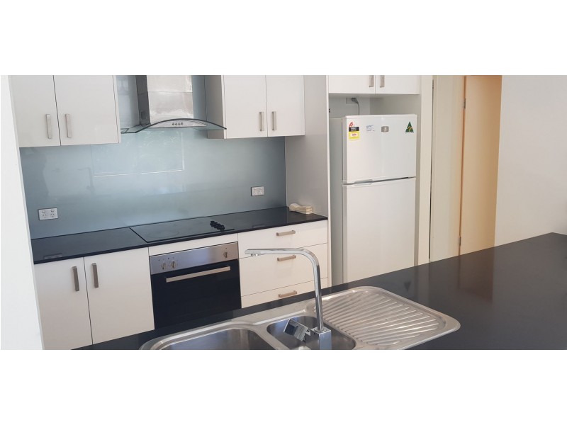 15 Markwell Avenue, Surfers Paradise QLD 4217