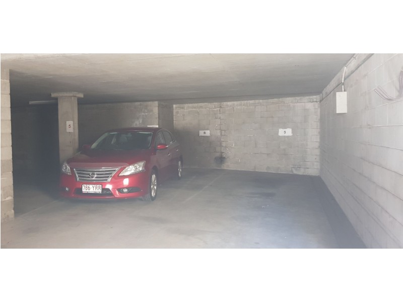 15 Markwell Avenue, Surfers Paradise QLD 4217