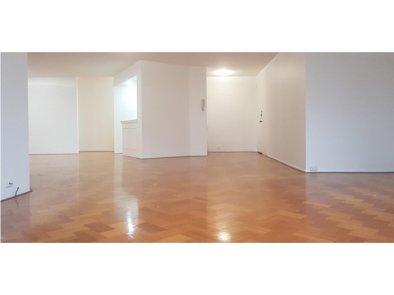 3 Old Burleigh Road, Surfers Paradise QLD 4217