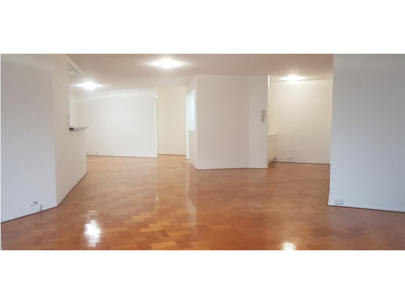 3 Old Burleigh Road, Surfers Paradise QLD 4217