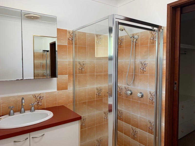 16 Tiwi Street, Bundall QLD 4217