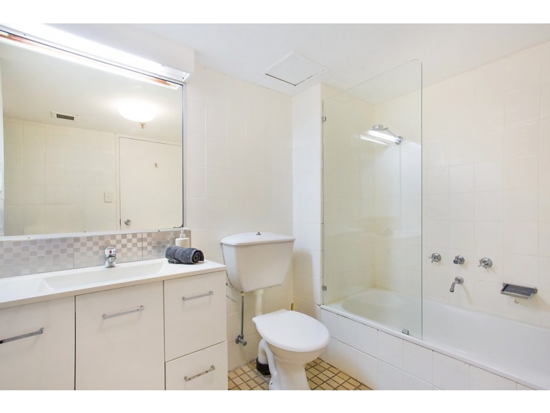 1105 Longbeach 28 Northcliffe Terrace, Surfers Paradise QLD 4217