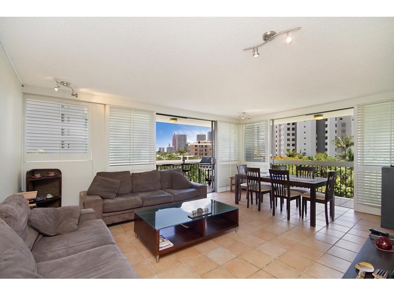 32 Riverview Parade, Surfers Paradise QLD 4217