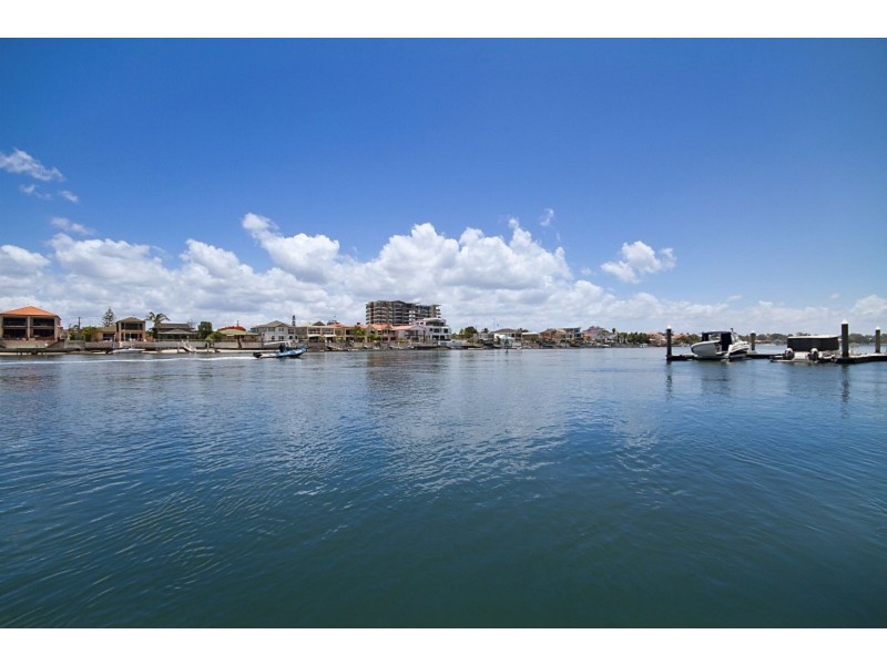 32 Riverview Parade, Surfers Paradise QLD 4217