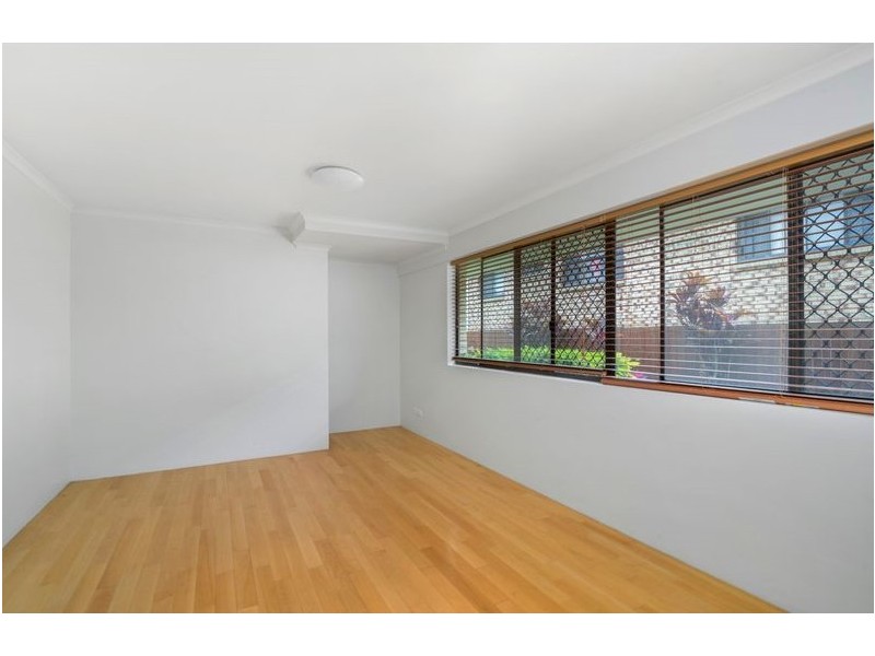 10 Lather Street, Southport QLD 4215